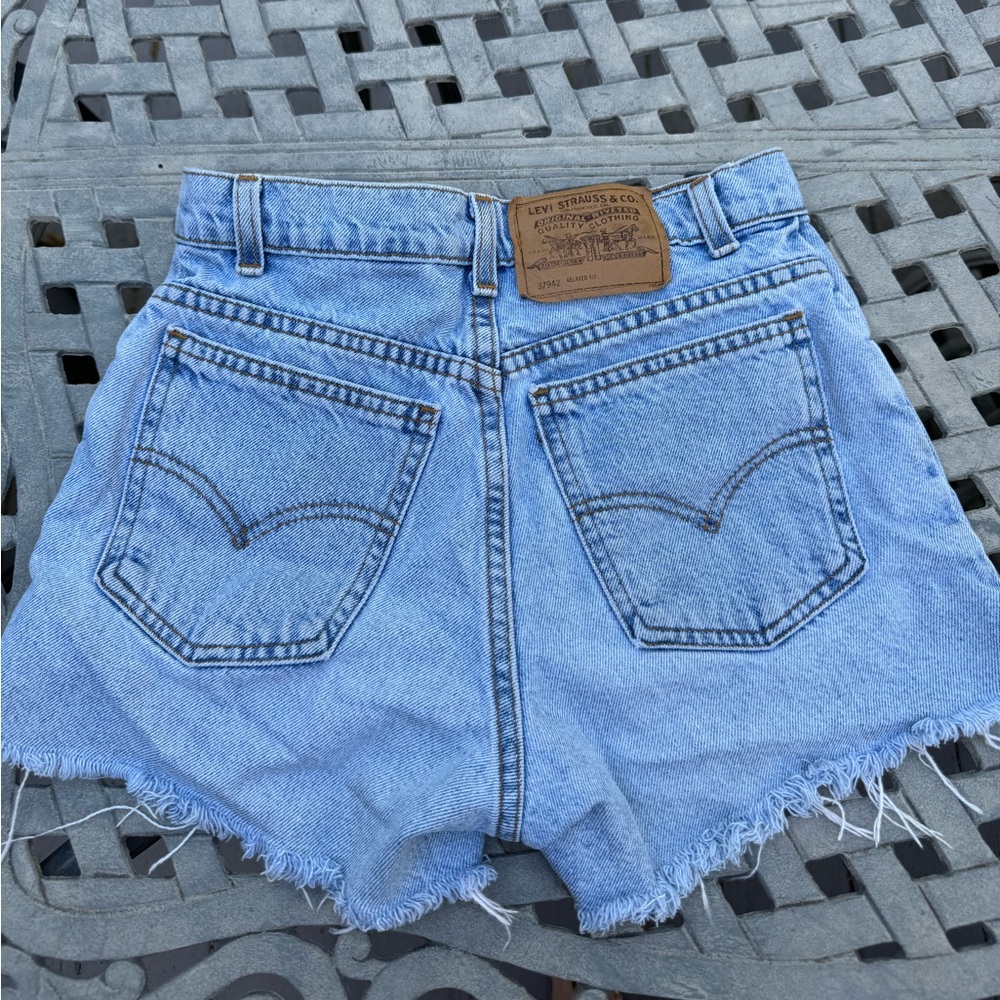 Vintage Levi’s 950 Relaxed Denim Shorts